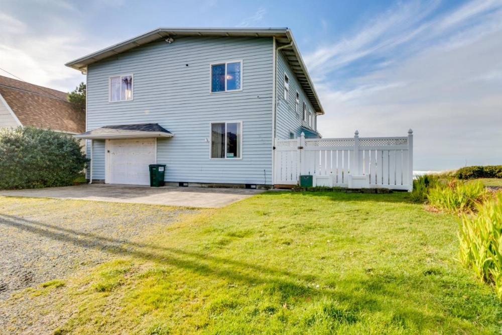 Ace's Beach House Image 32
