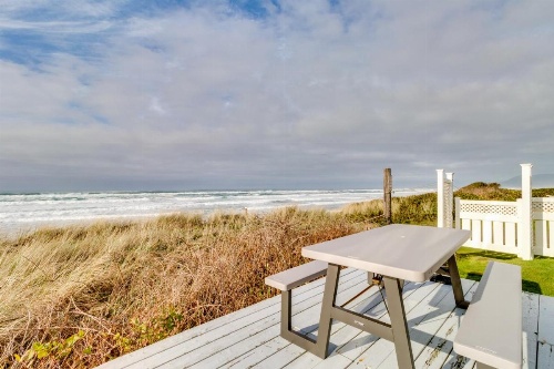 Ace's Beach House image 6